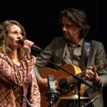Bakelied. Nederlandstalige akoestische live band Bakelied Djem van Dijk